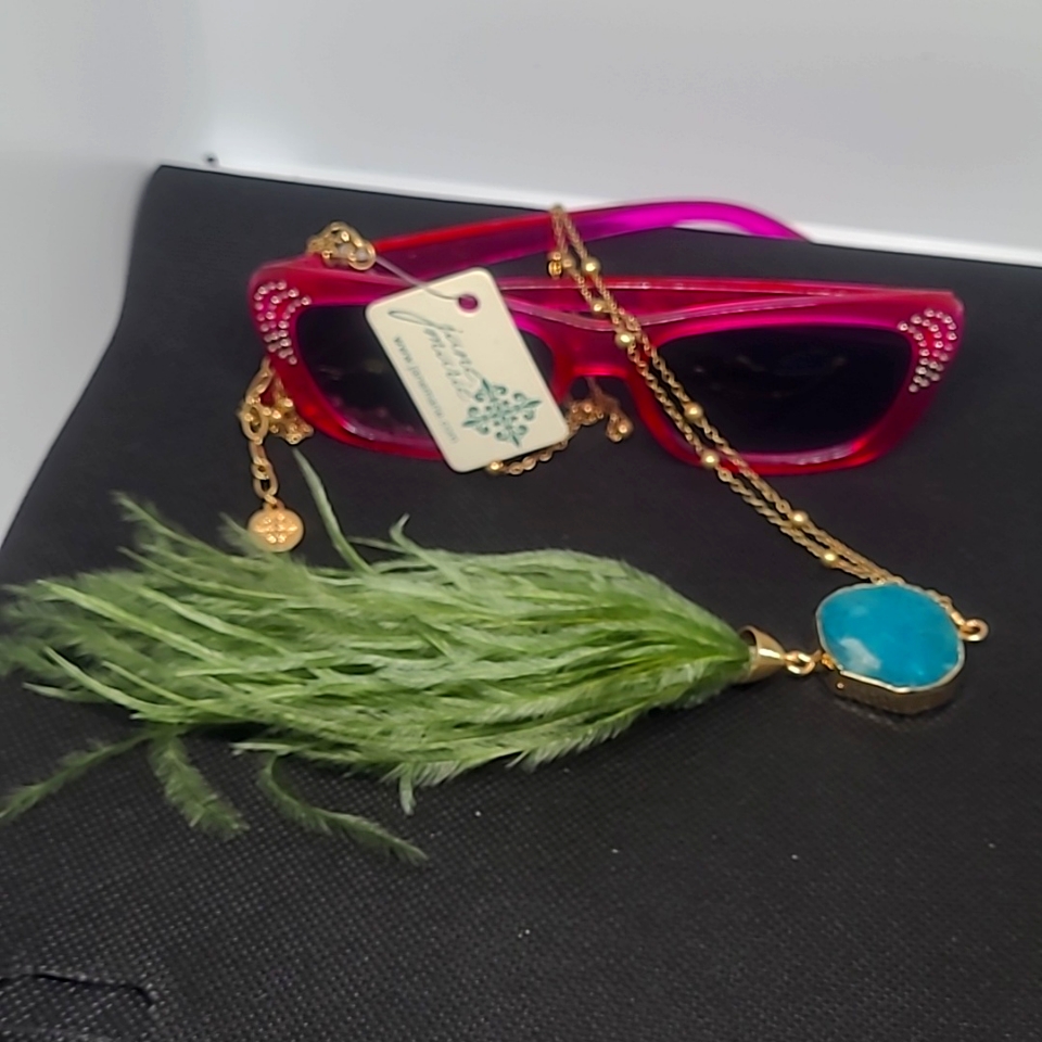 Turquoises Blue Druzy Pendent With Green Peacock Feathers 16 In Chain Gold Chain